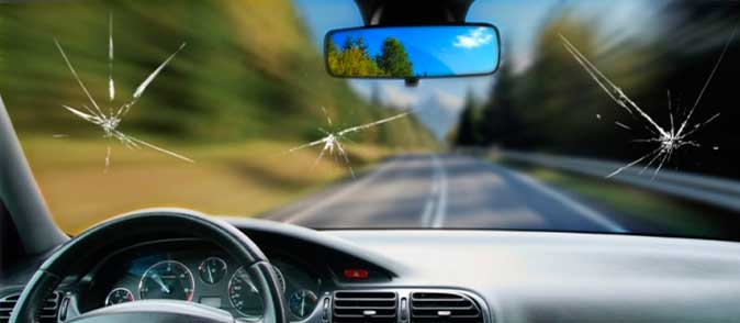 Треснуло стекло в  машине – что делать? Как это исправить?